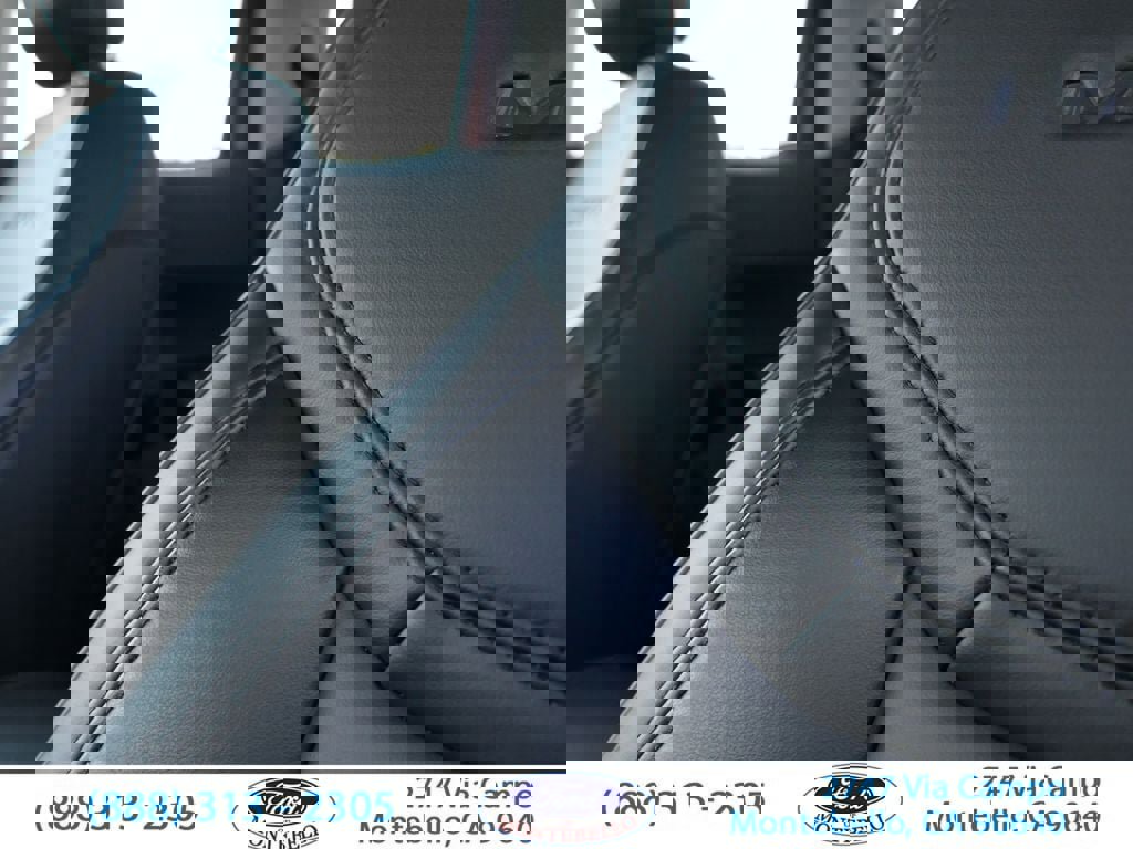 Used 2026 Ford Maverick Lariat w/ Black Appearance Package image 15