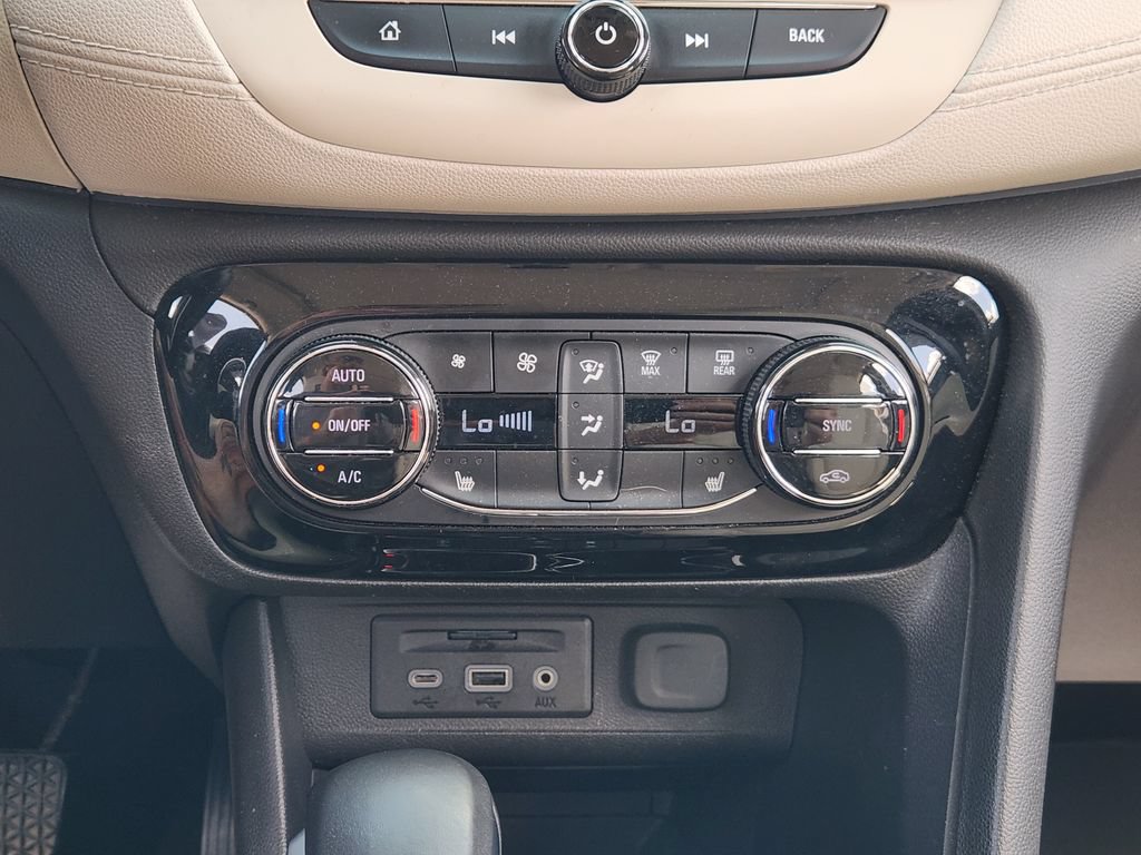 Used 2020 Buick Encore GX Essence w/ Experience Buick Package FWD image 16