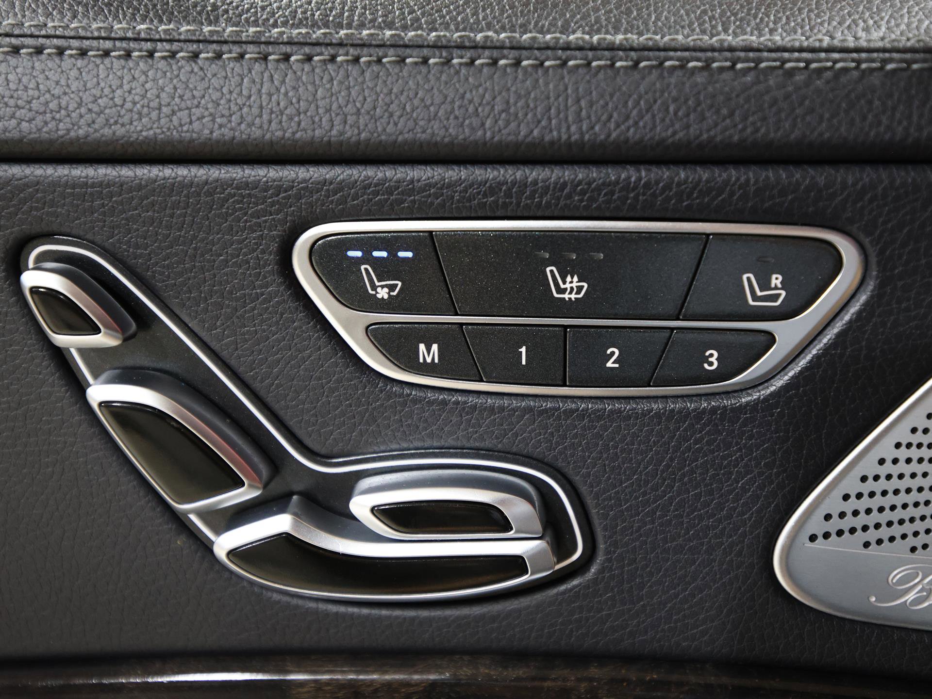 Used 2016 Mercedes-Benz S 550 4MATIC Sedan image 28