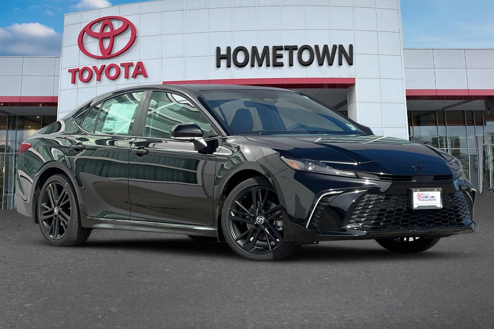 New 2026 Toyota Camry Hybrid w/ Multimedia Upgrade Package image 2