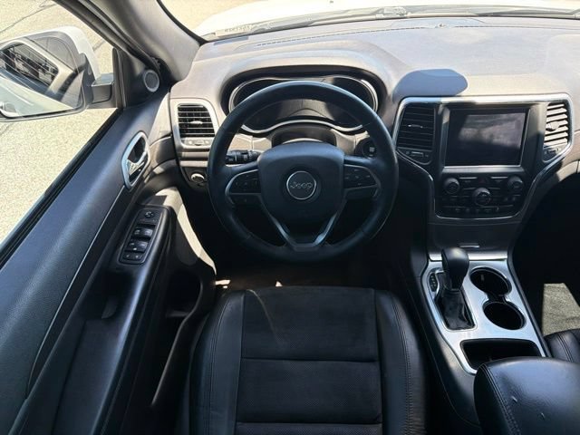 Used 2018 Jeep Grand Cherokee Altitude AWD/4WD image 21