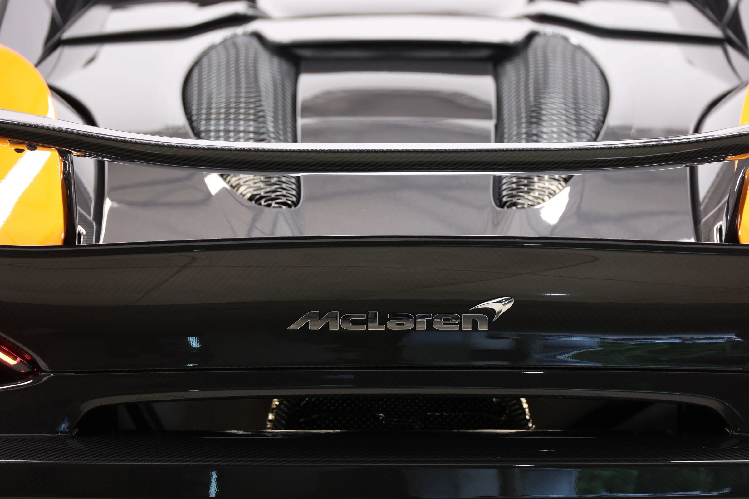 Used 2019 McLaren 570S Spider RWD image 60