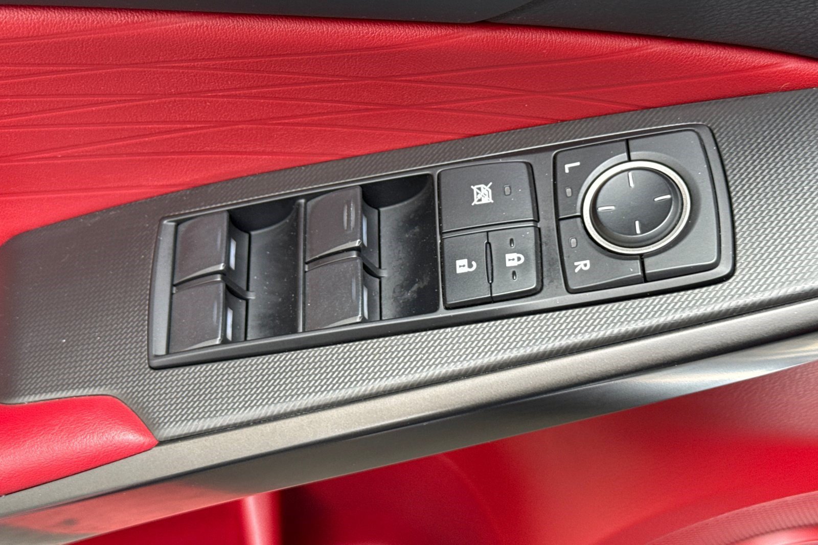 Used 2021 Lexus IS 350 F Sport RWD image 13