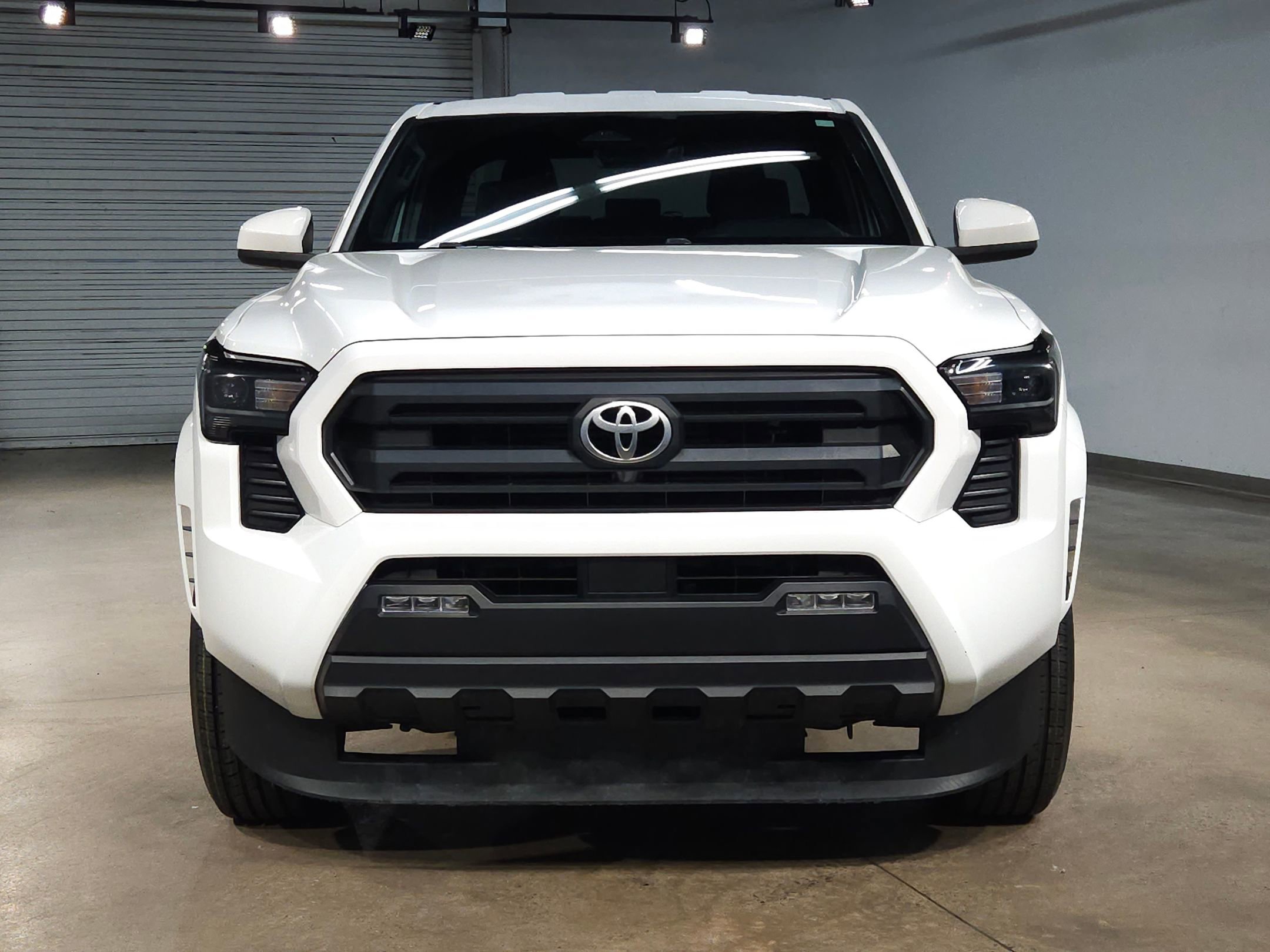 Certified 2024 Toyota Tacoma SR5 image 2