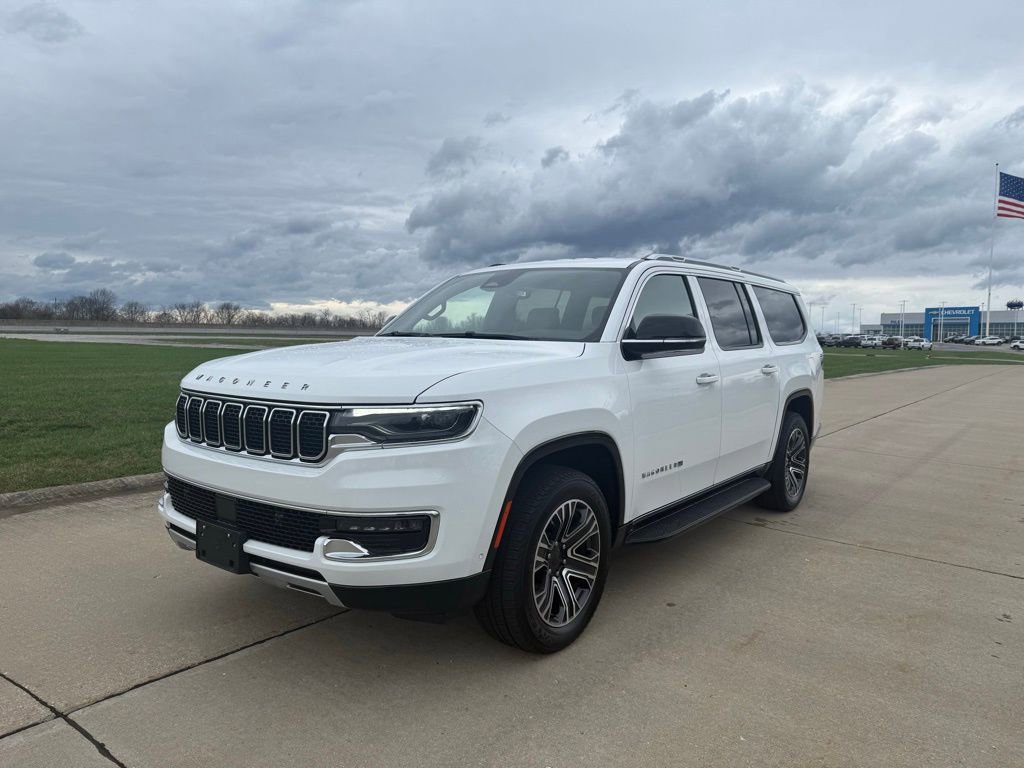 Used 2024 Jeep Wagoneer L Series II w/ Flexible Seating Group image 8