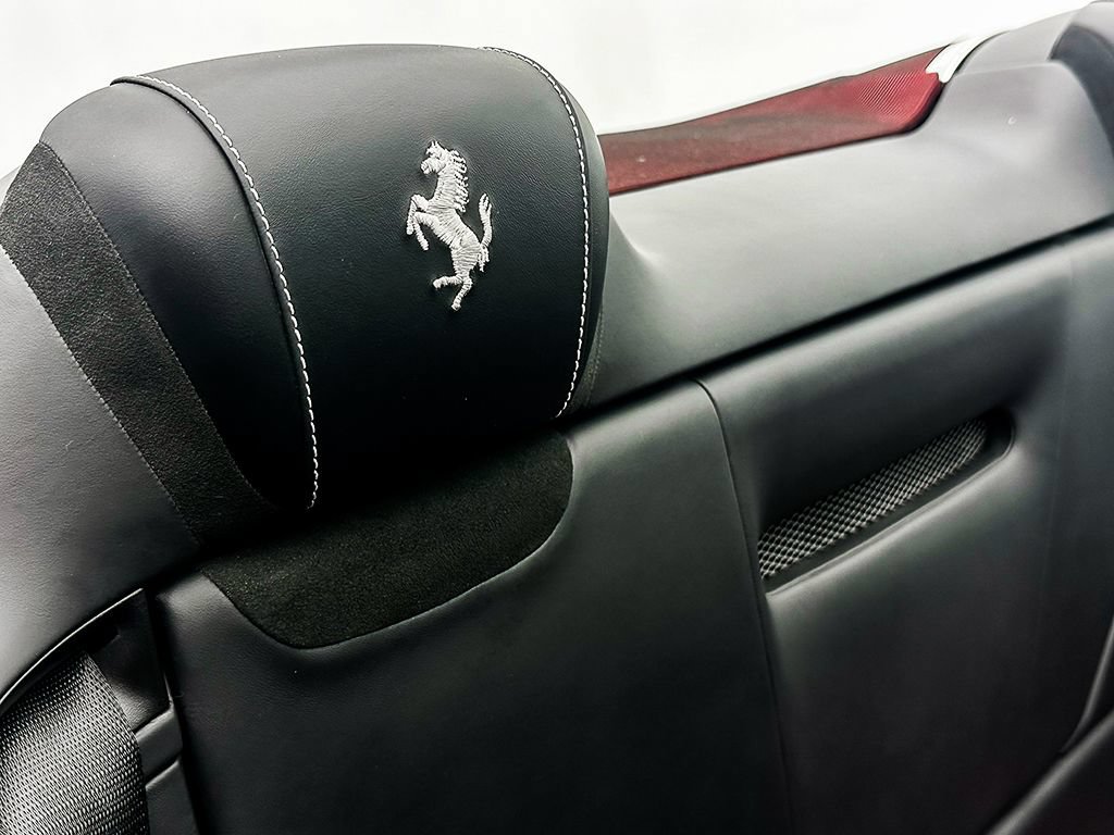 Used 2025 Ferrari Roma Spider RWD image 31
