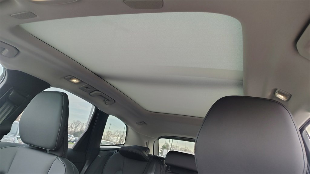 New 2026 Volvo XC60 B5 Plus w/ Climate Package image 24