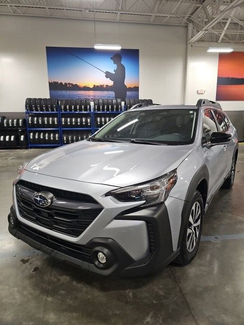 Certified 2025 Subaru Outback Premium w/ Popular Package #1A image 2