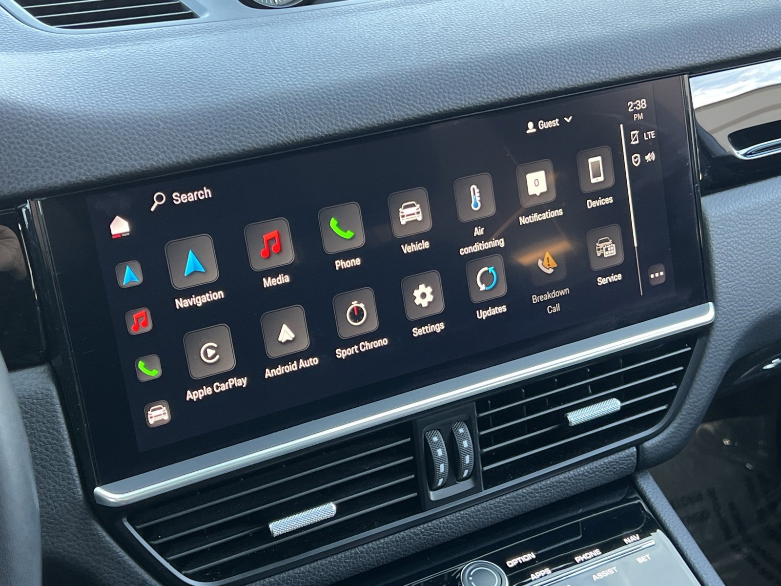 Certified 2023 Porsche Cayenne Coupe image 28