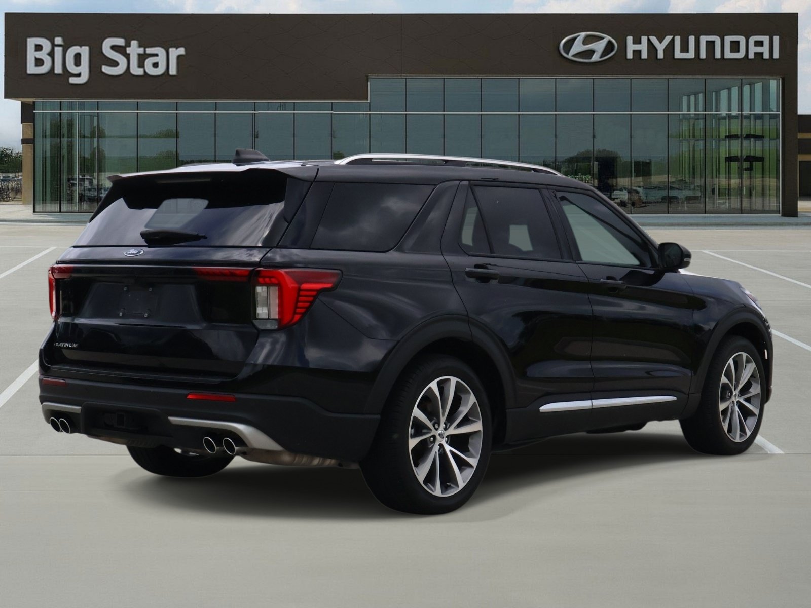 Used 2025 Ford Explorer Platinum w/ Ultimate Package RWD image 4