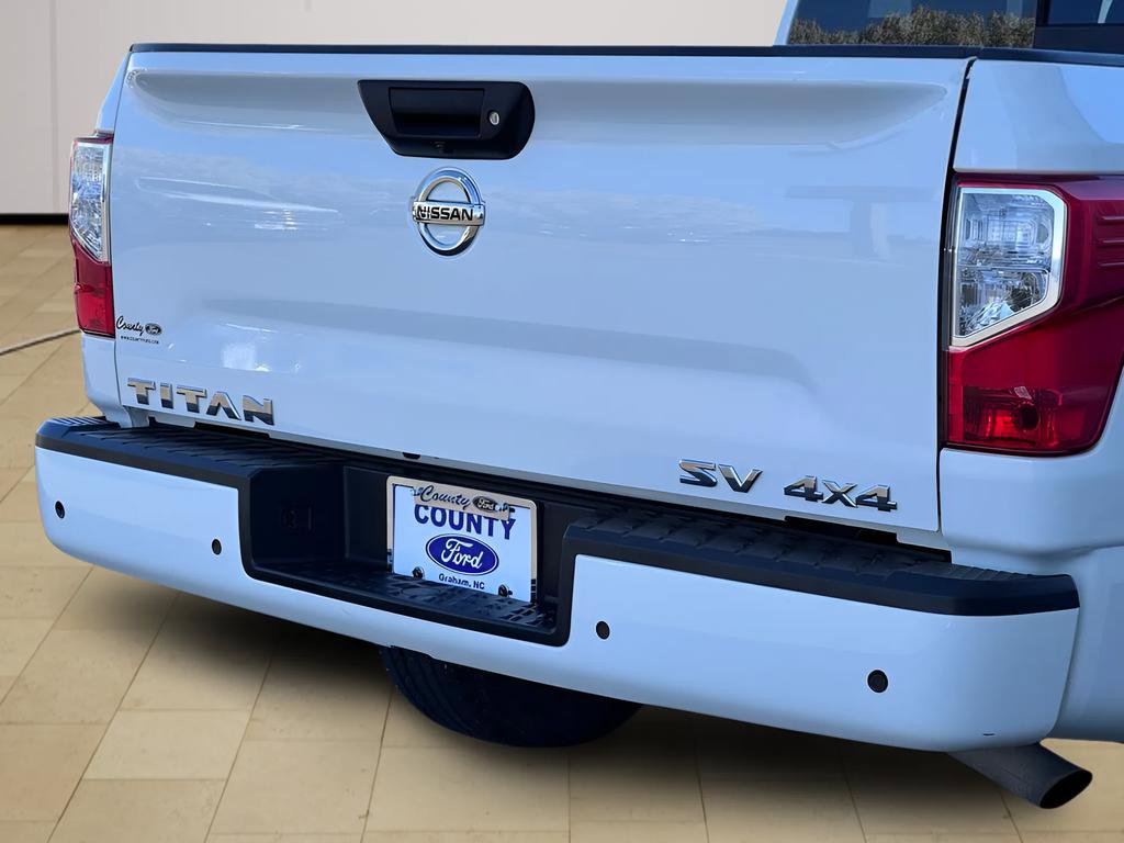 Used 2022 Nissan Titan SV image 38