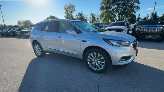 Used 2021 Buick Enclave Essence w/ Sound and Sites Package FWD image 3