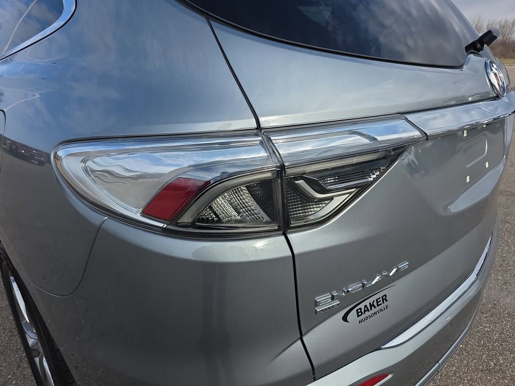 Used 2023 Buick Enclave Avenir w/ Avenir Technology Package image 40