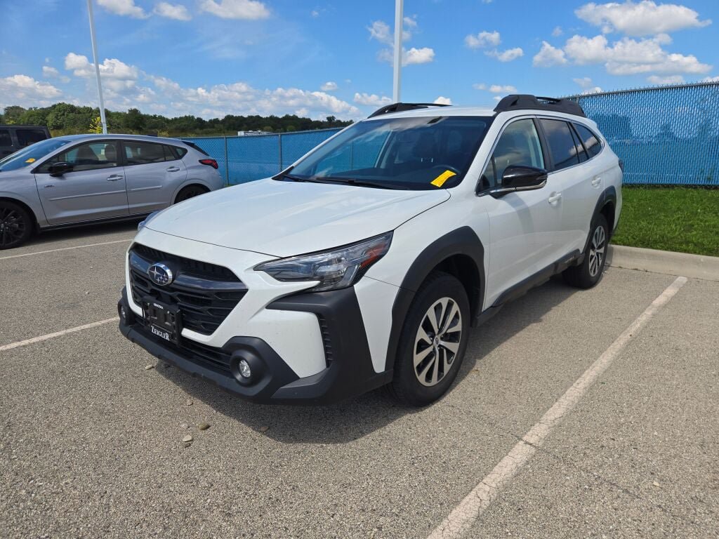 Certified 2024 Subaru Outback Premium AWD/4WD image 3