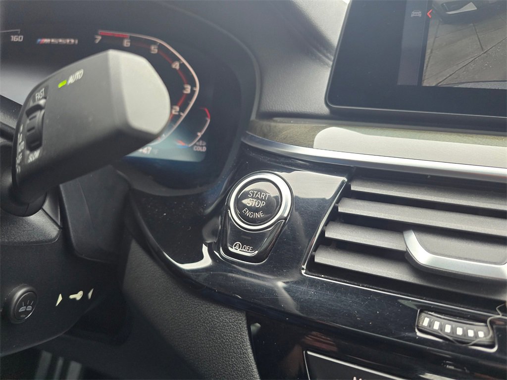 Used 2020 BMW M550i xDrive image 30