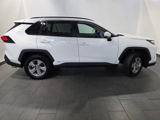 Used 2025 Toyota RAV4 XLE AWD/4WD image 6