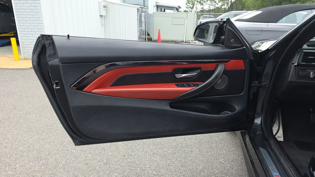 Used 2015 BMW M4 Convertible RWD image 11