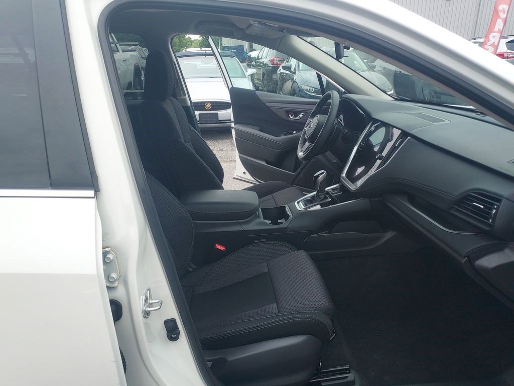 Used 2025 Subaru Outback Premium AWD/4WD image 28