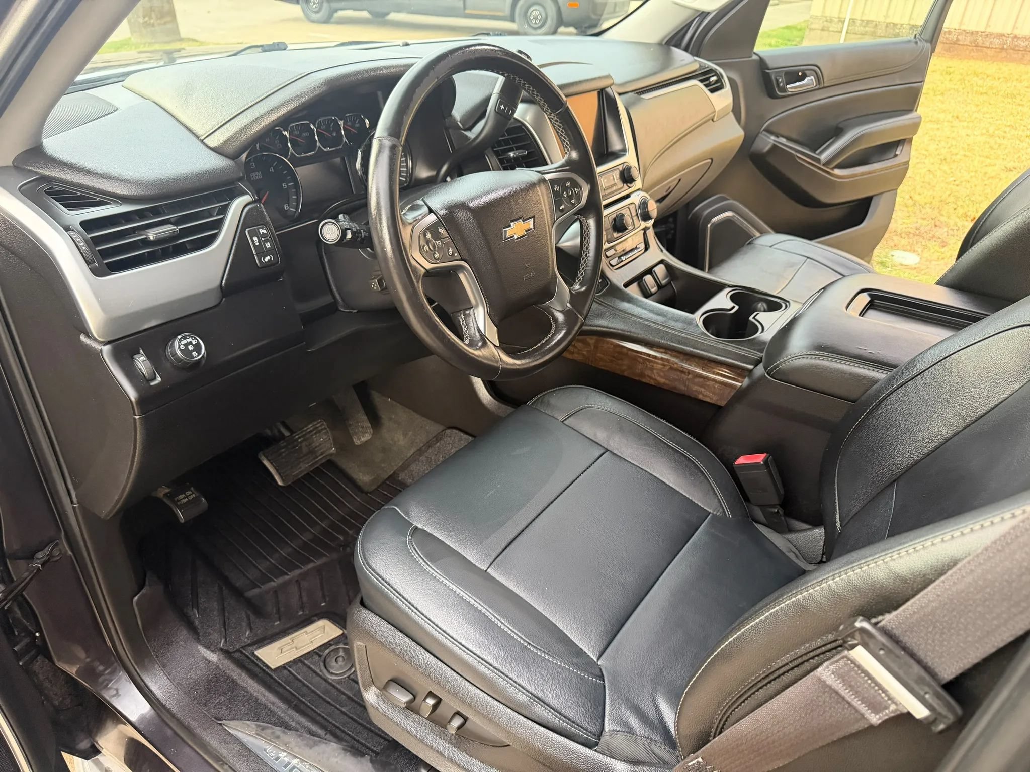 Used 2015 Chevrolet Tahoe LT RWD image 10