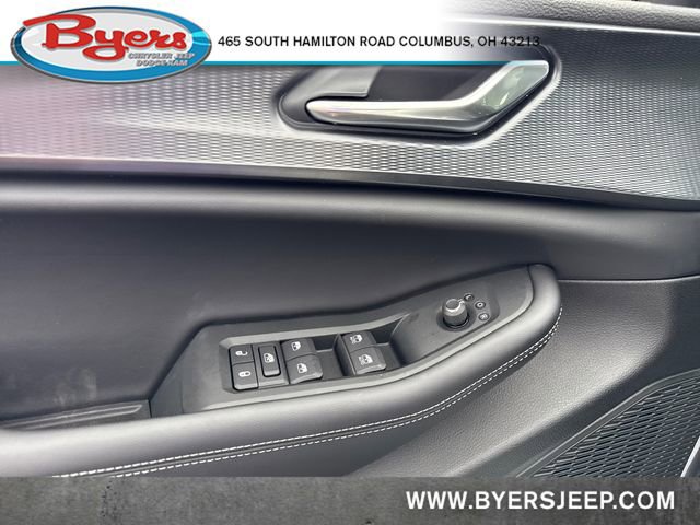 New 2025 Jeep Grand Cherokee L Altitude image 13