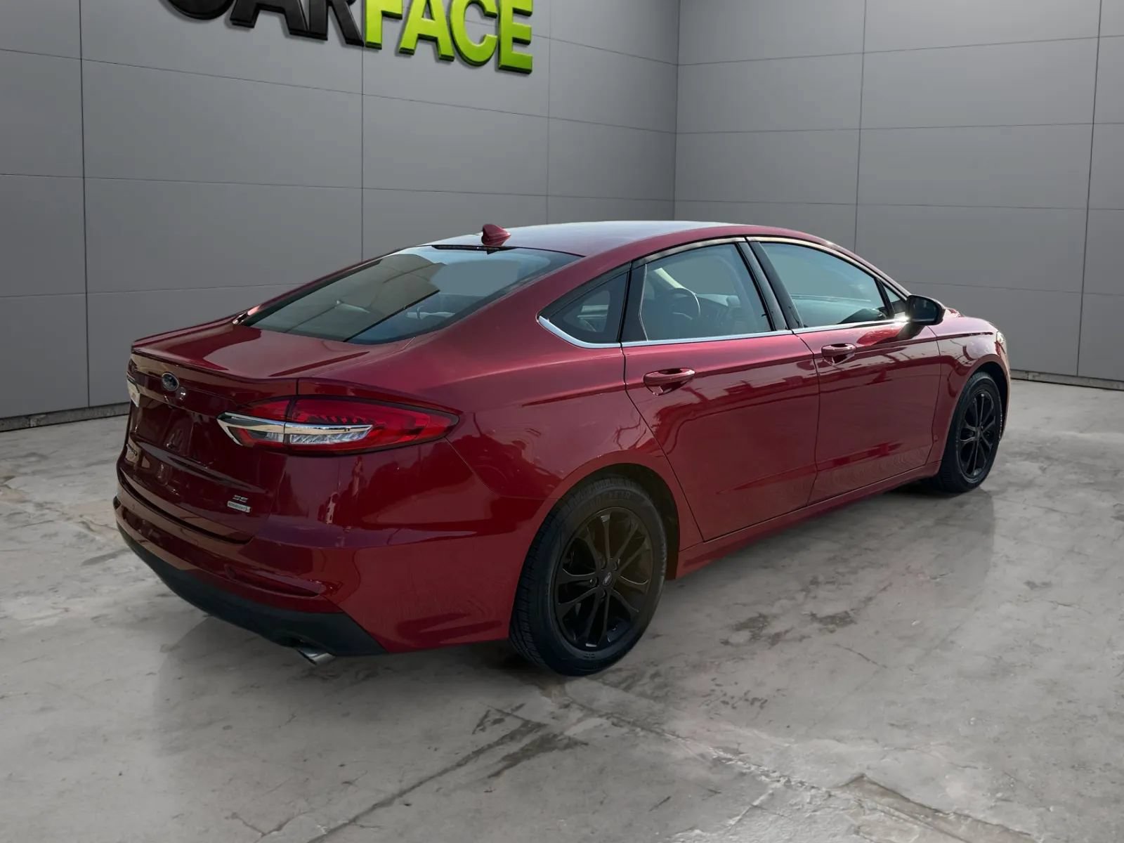 Used 2020 Ford Fusion SE FWD image 12