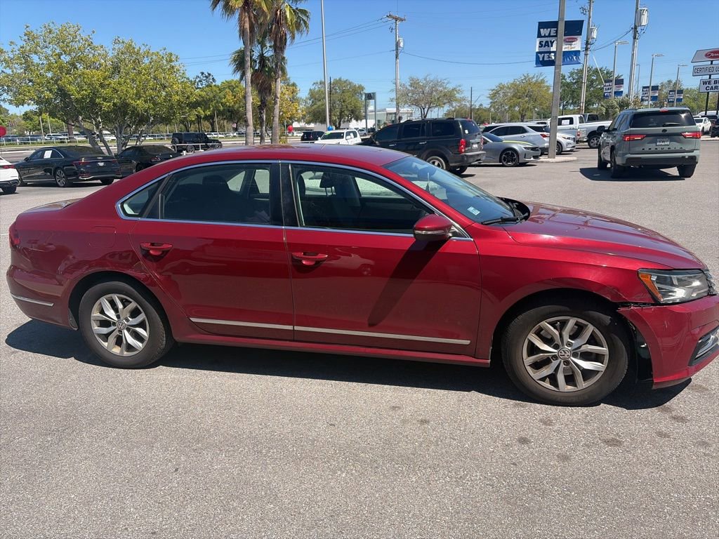 Used 2017 Volkswagen Passat 1.8T S image 5