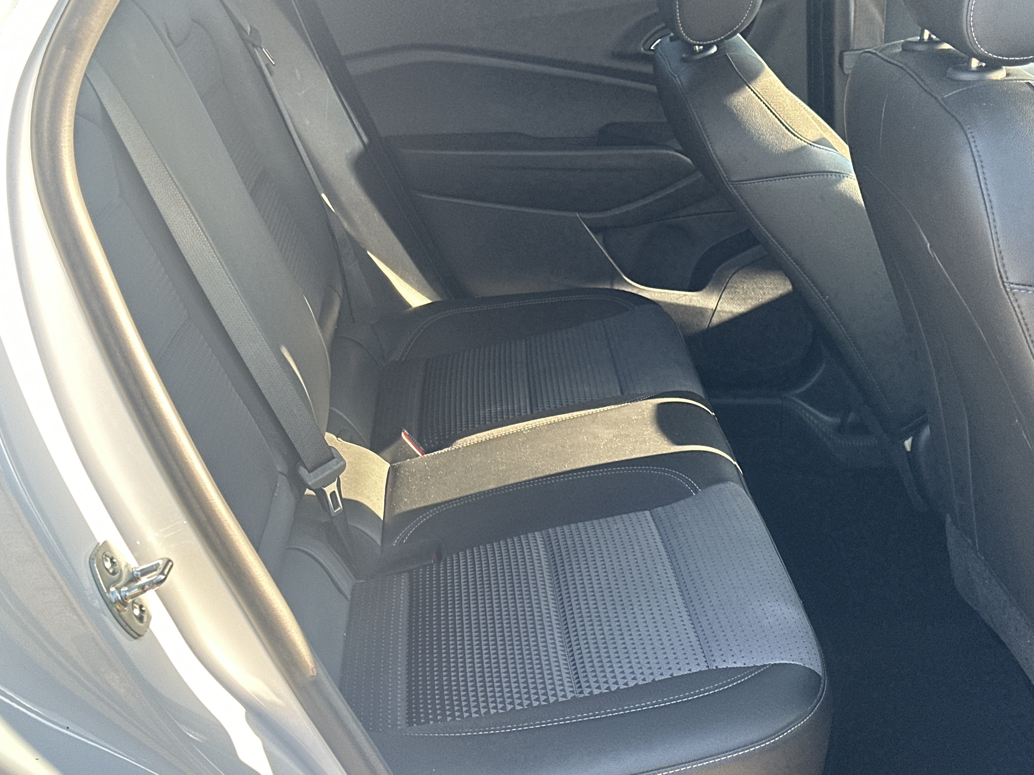 Used 2025 Chevrolet Trax LT FWD image 15