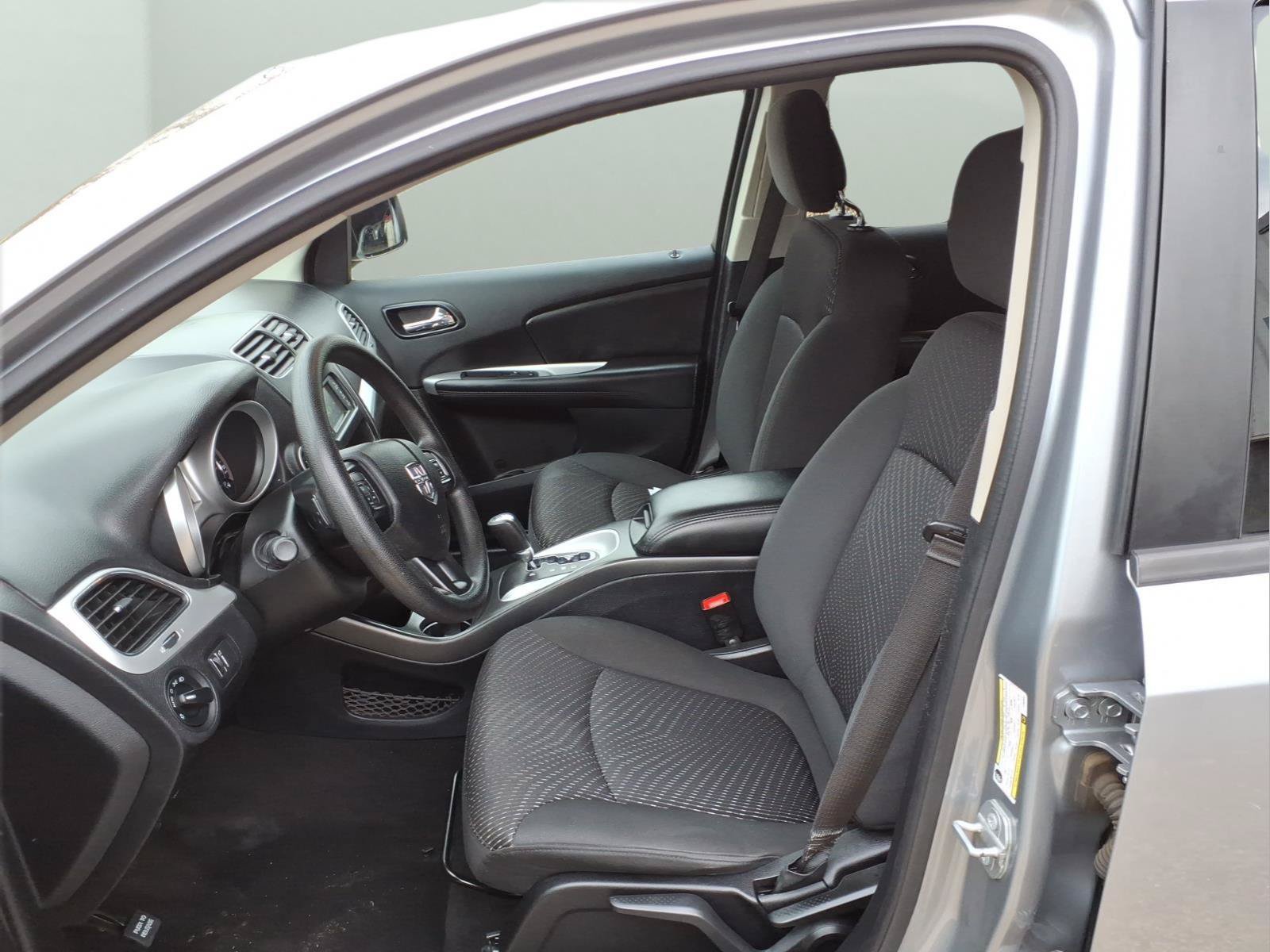 Used 2018 Dodge Journey SE w/ Blacktop Package FWD image 24