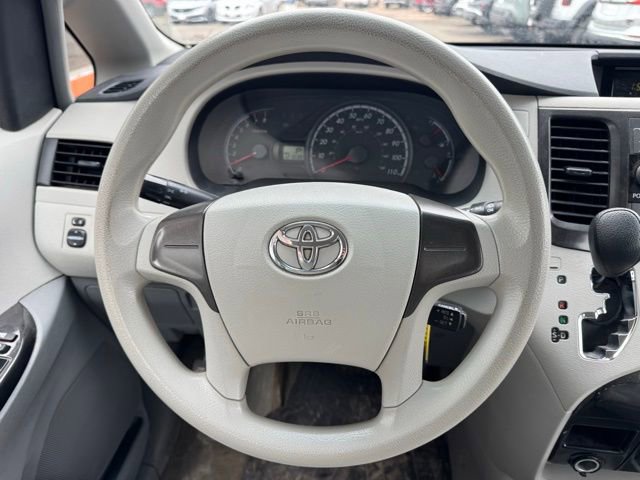 Used 2014 Toyota Sienna L FWD image 19