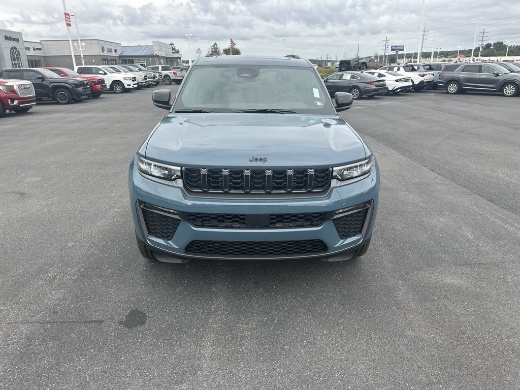 New 2027 Jeep Grand Cherokee L Limited AWD/4WD image 3