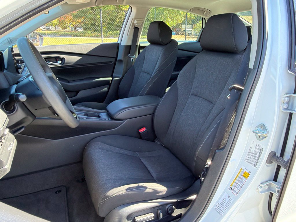 Used 2023 Honda Accord EX image 18