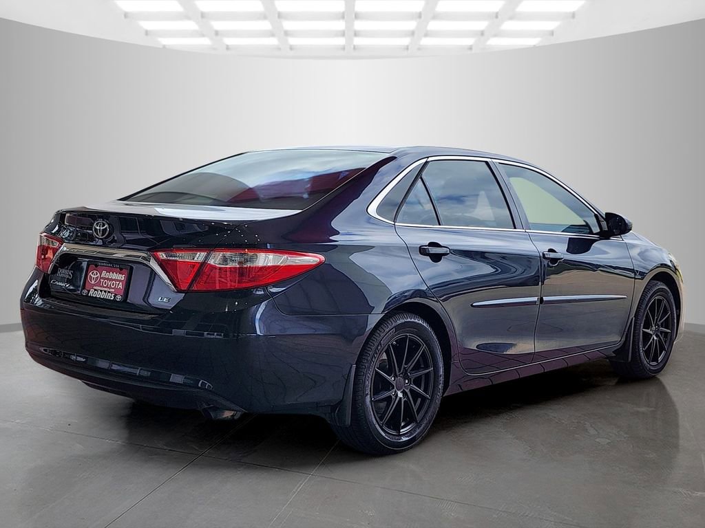 Used 2016 Toyota Camry LE FWD image 5
