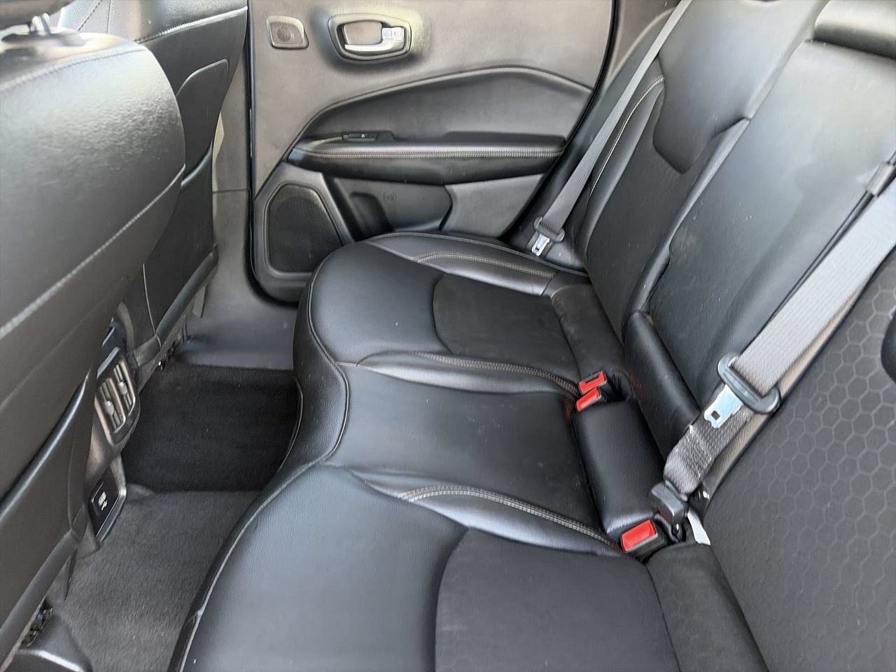 Used 2021 Jeep Compass Latitude w/ Sun and Sound Group FWD image 16
