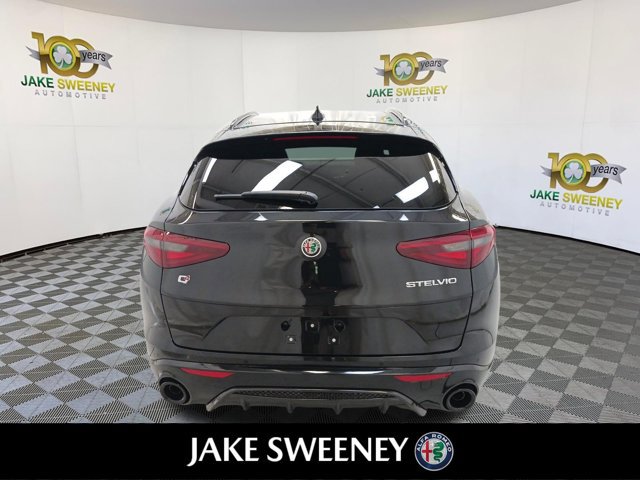 Used 2022 Alfa Romeo Stelvio Veloce AWD/4WD image 9