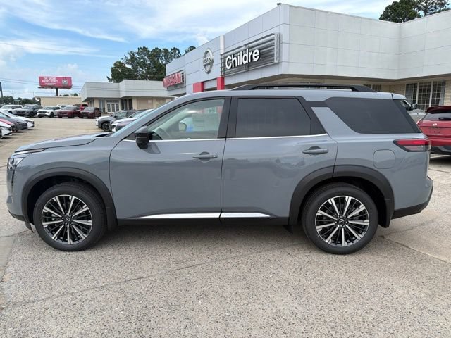 New 2026 Nissan Pathfinder Platinum FWD image 1