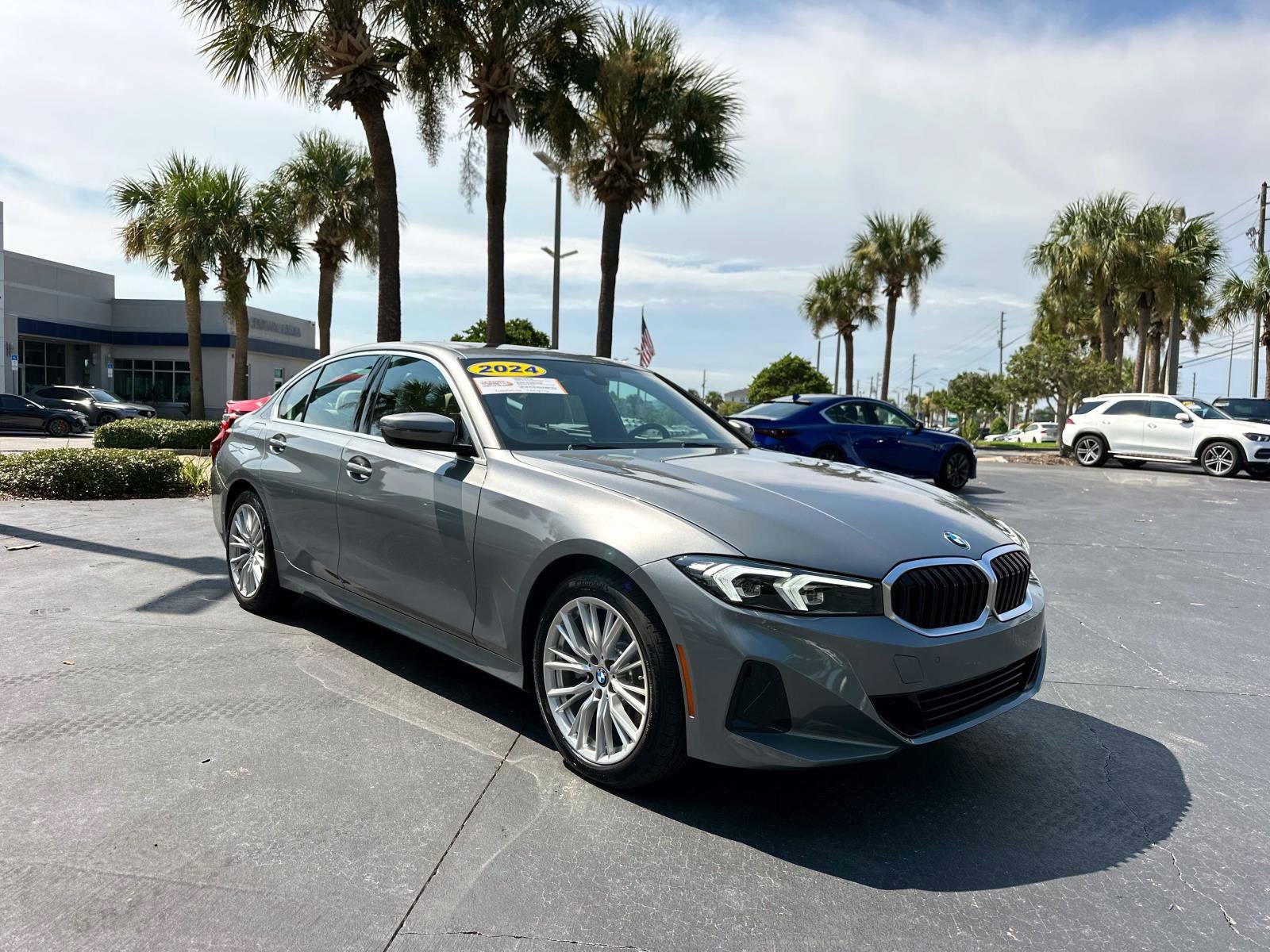 Used 2024 BMW 330i Sedan w/ Premium Package image 2