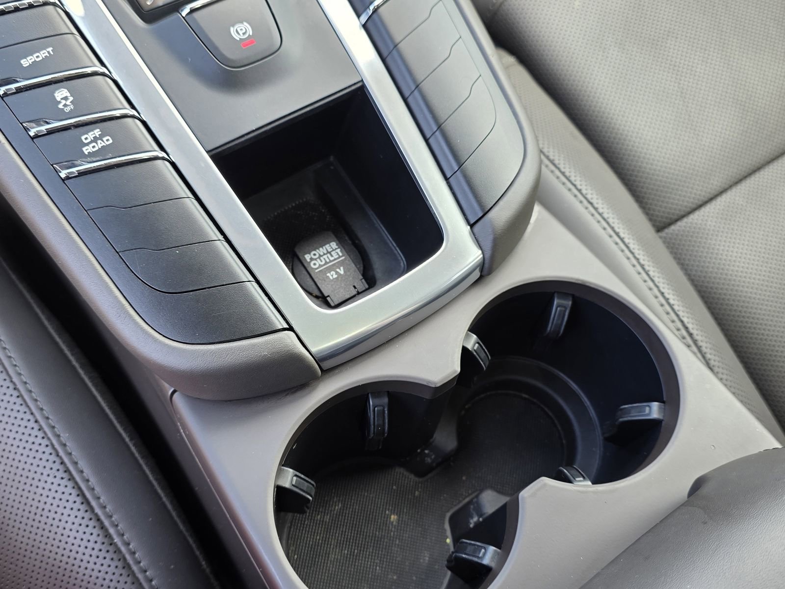 Used 2021 Porsche Macan S image 26