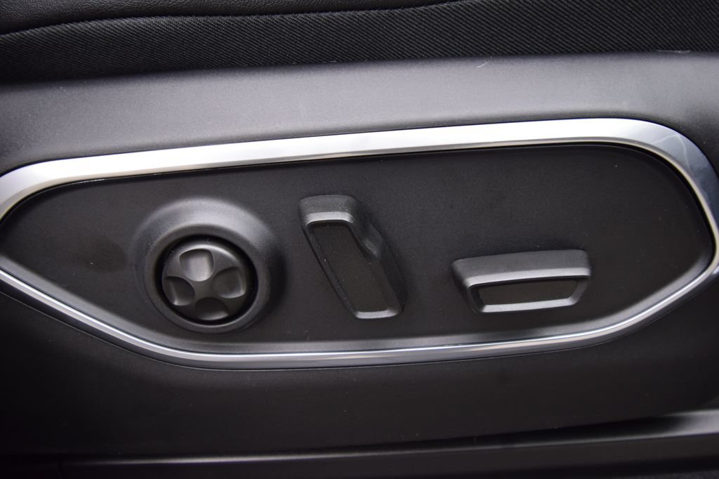 New 2026 Jeep Grand Wagoneer L Limited AWD/4WD image 19