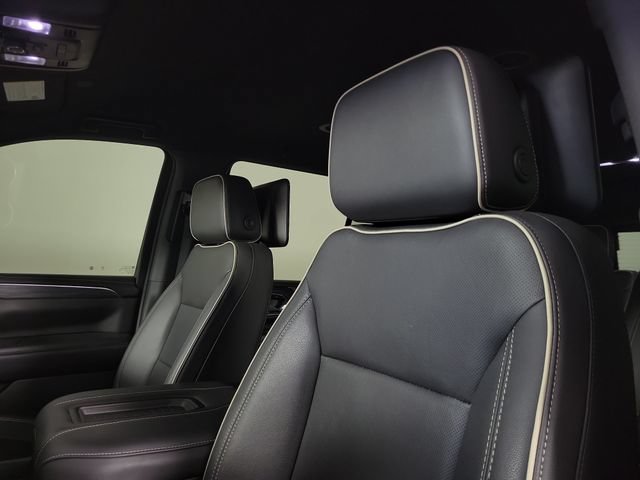 Used 2024 GMC Yukon SLT w/ SLT Luxury Package AWD/4WD image 20