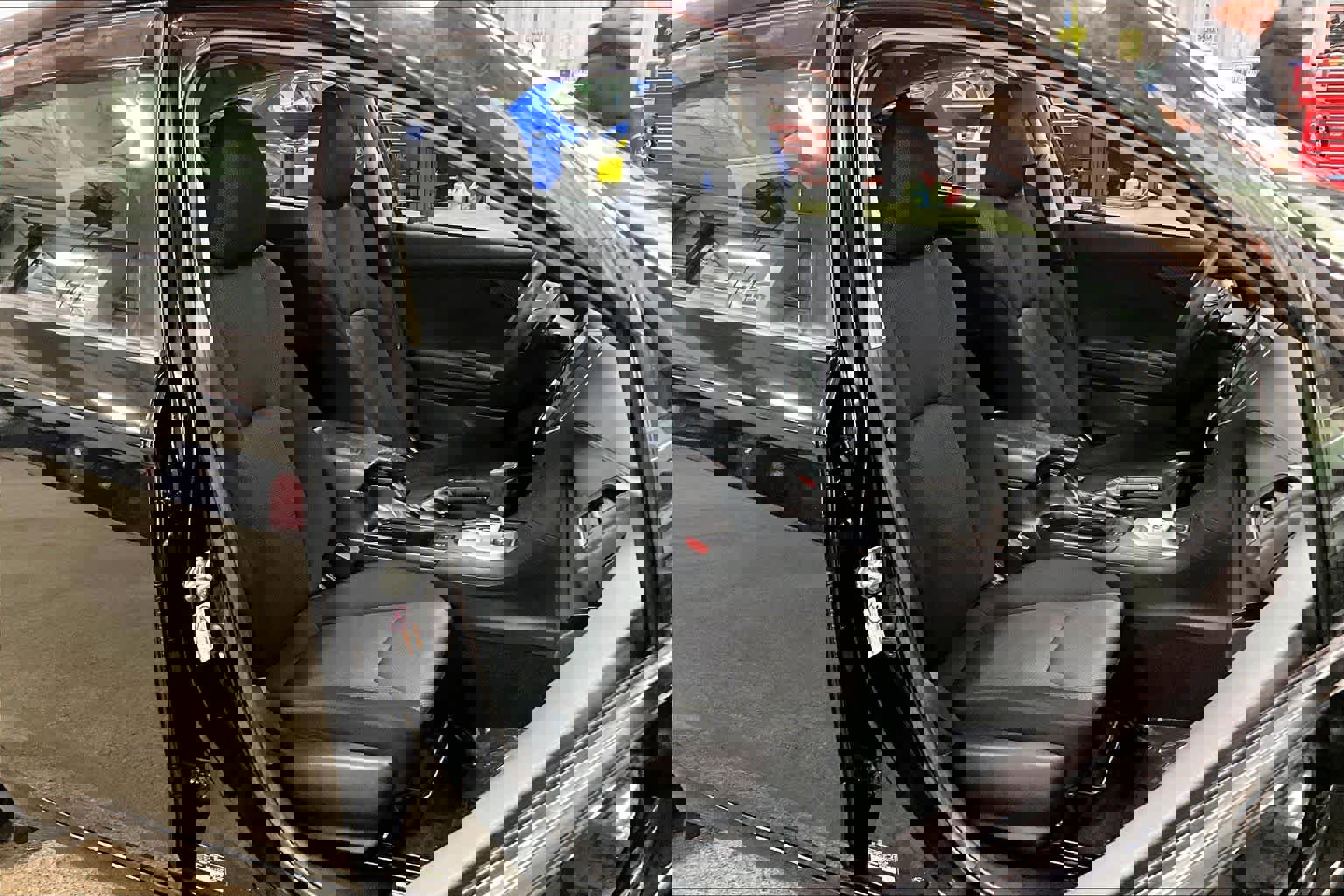 Used 2018 Subaru Impreza 2.0i Premium image 9