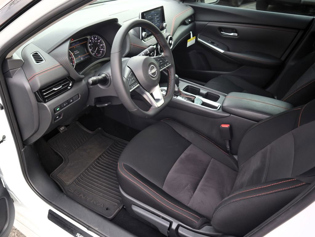 Used 2025 Nissan Sentra SR image 13