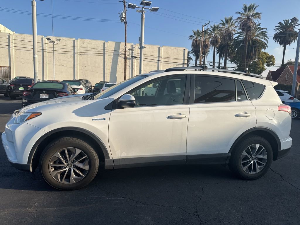 Used 2018 Toyota RAV4 XLE w/ Carpet Mat Package image 5