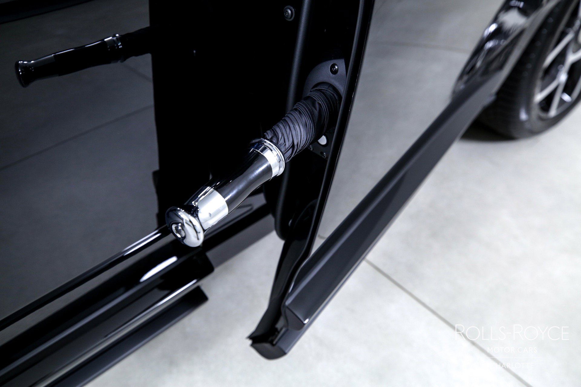 Certified 2024 Rolls-Royce Cullinan Black Badge w/ Dark Exterior Package image 22