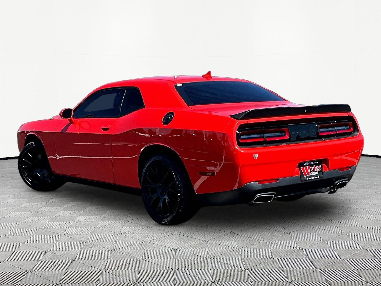 Used 2020 Dodge Challenger SXT w/ Blacktop Package RWD image 4