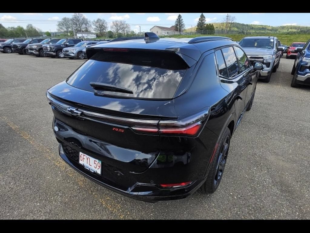 Used 2026 Chevrolet Equinox EV RS FWD image 5