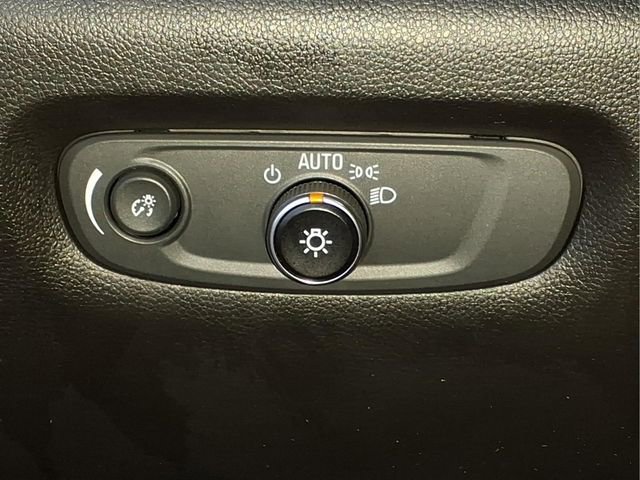 Used 2023 Chevrolet Traverse Premier w/ Redline Edition image 18