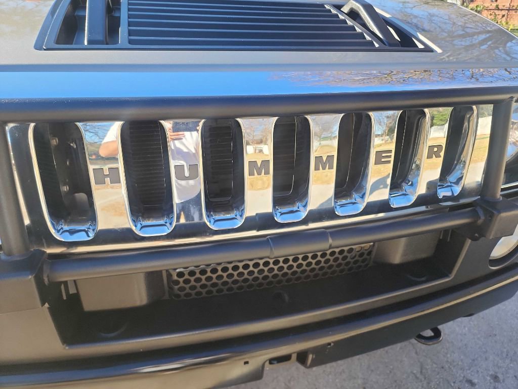 Used 2005 HUMMER H2 w/ Preferred Equipment Group image 3