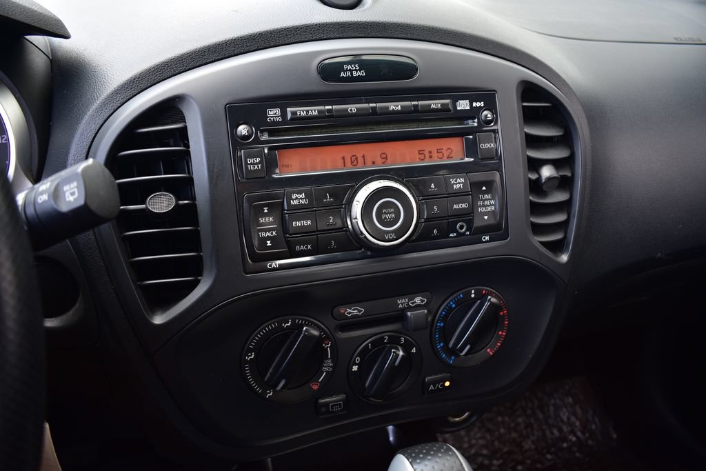 Used 2014 Nissan Juke S FWD image 35