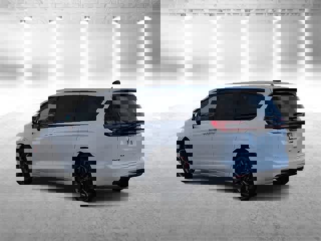 New 2026 Chrysler Pacifica Select image 6