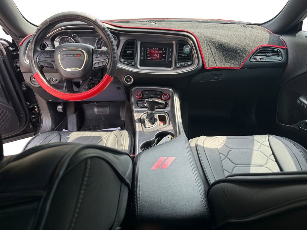 Used 2017 Dodge Challenger SXT RWD image 10